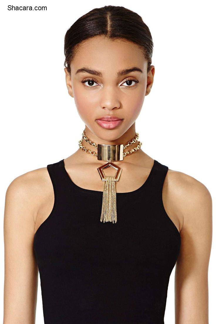 THESE ARE THE LADYLIKE WAYS TO WEAR A CHOKER NECKLACE