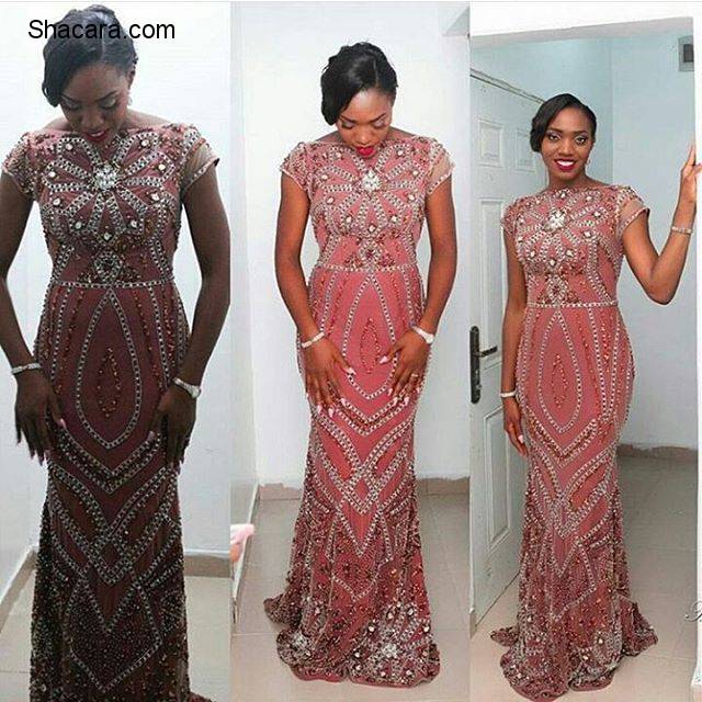 SHOW OF YOUR CURVES IN THIS FLATTERING ASO EBI STYLES