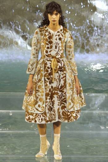 Fall 2016/17 Paris Couture Week: Kendall Jenner Opens For Fendi’s “Legends And Fairytales” Haute Fourrure Show