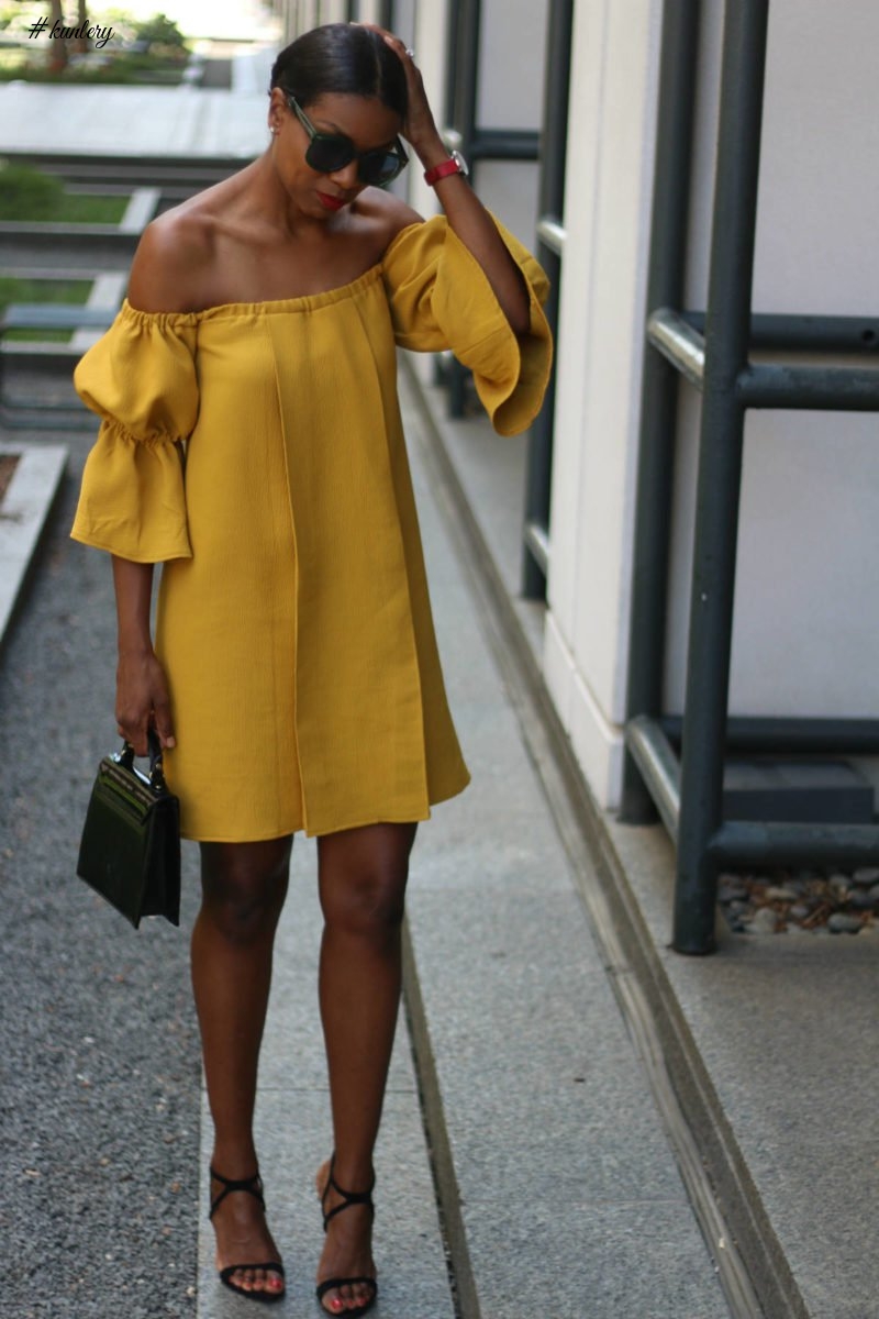 EXAGGERATED SLEEVES