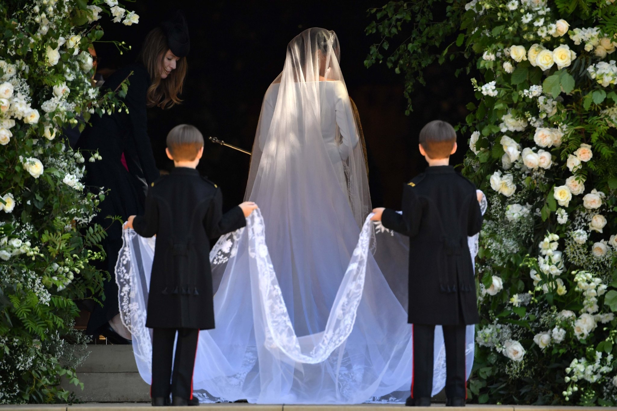 The First Full Look Of Meghan Markle’s Givenchy Royal Wedding Dress Is Here