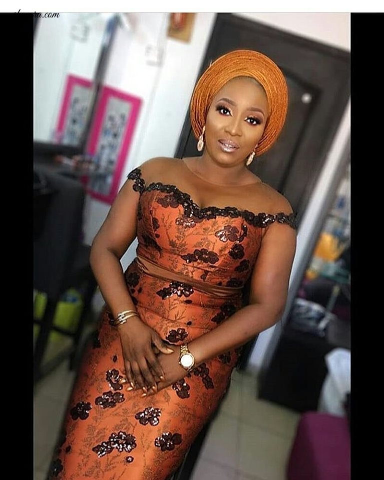 LATEST BEAUTIFUL ASO EBI STYLES FOR EVERY AFRICAN QUEEN