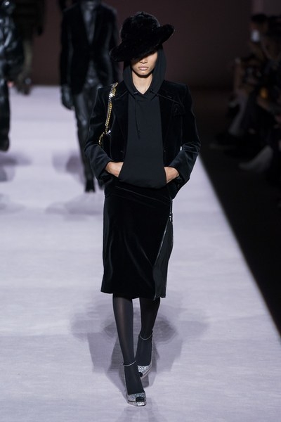 #NYFW: Tom Ford Kicks Off Fall/Winter 2019 Shows With Gentle Elegance And Simple Silhouettes